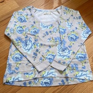 Abercrombie & Fitch Long Sleeve Floral Top in Size Medium